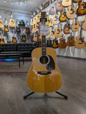Martin Guitars - D-41 V18 2